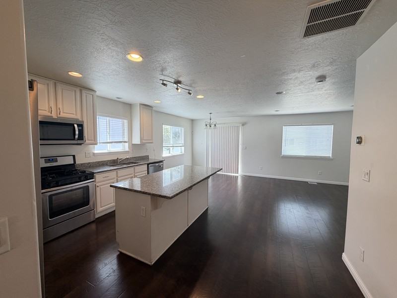 15108 S Honor Dr - Photo 6 of 19