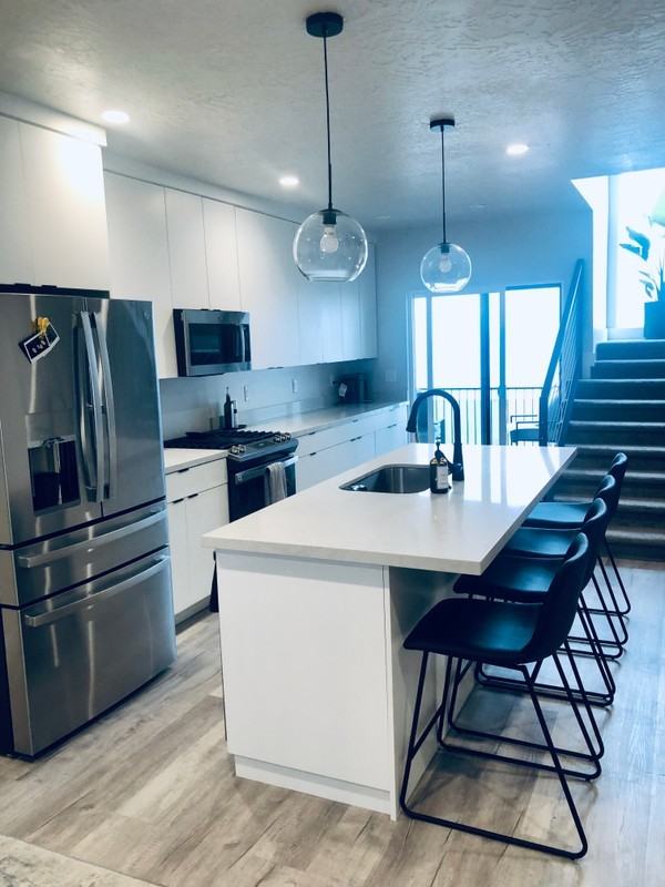433 E St - Photo 2 of 23