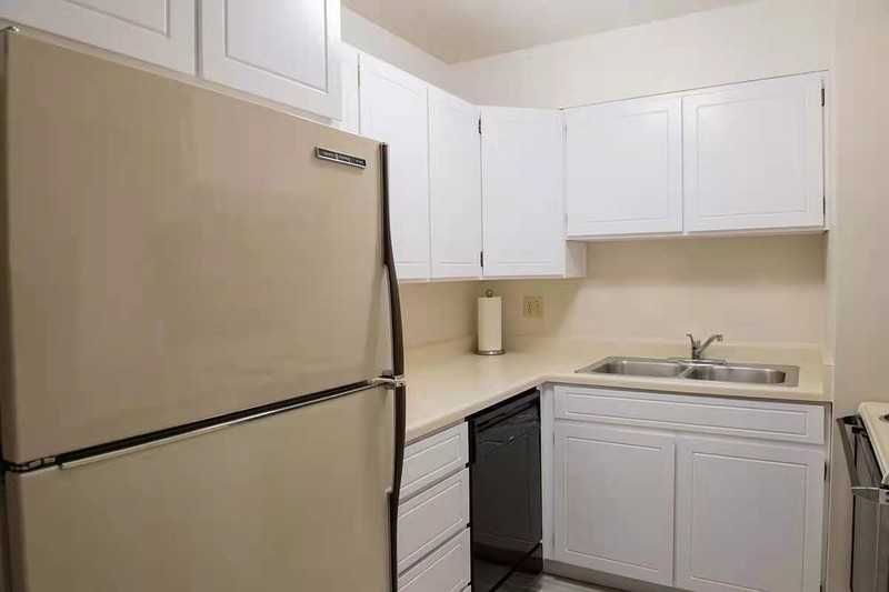 227 N H St #101 - Photo 4 of 10