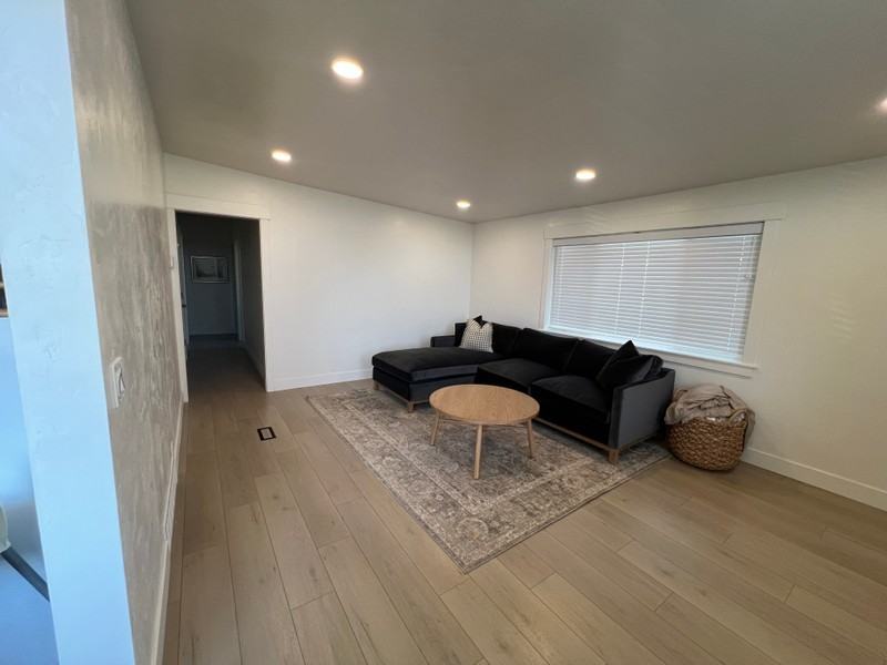 1451 Lynnwood Ave - Photo 3 of 18