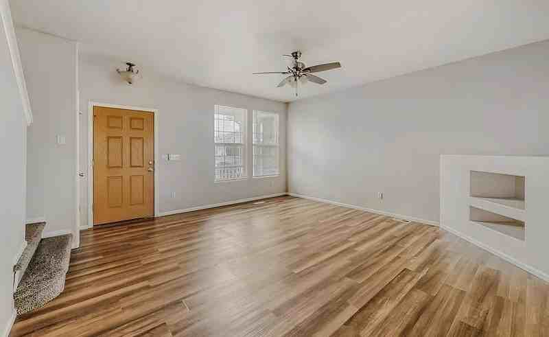 7710 Sandy Springs Pt - Photo 3 of 21