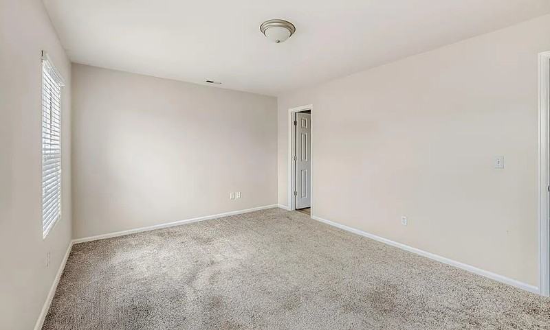 7710 Sandy Springs Pt - Photo 6 of 21