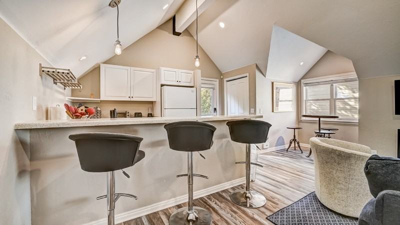 145 Daly Ave - Photo 3 of 29