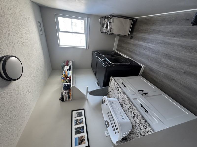 631 S Center St - Photo 2 of 17