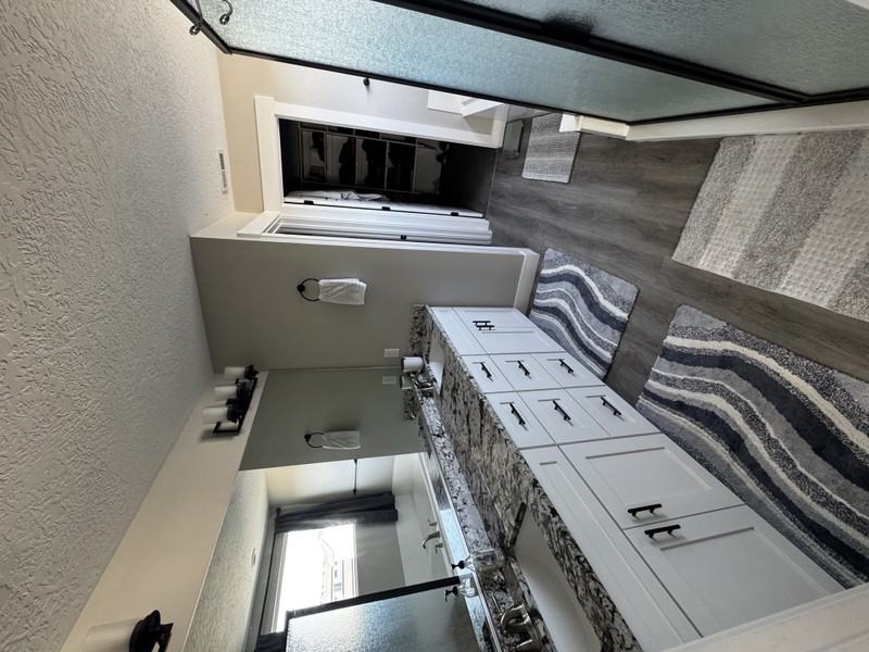 631 S Center St - Photo 3 of 17