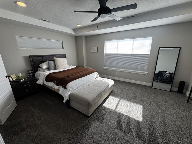 631 S Center St - Photo 4 of 17