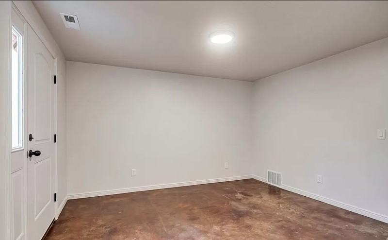 1368 Sw - Photo 2 of 13