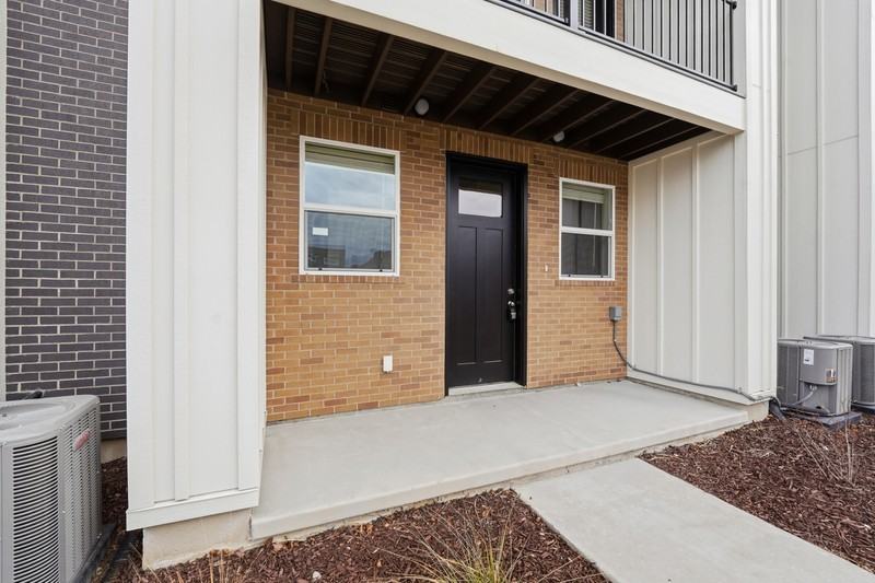 628 Es - Photo 2 of 27
