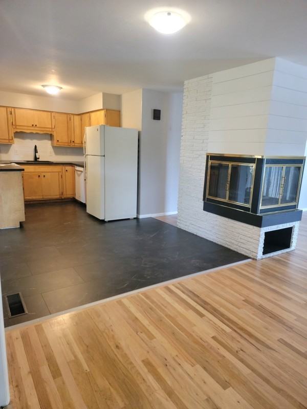 340 S St - Photo 3 of 14