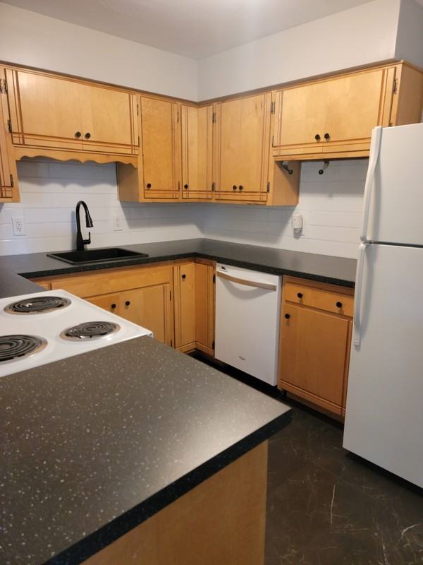 340 S St - Photo 4 of 14