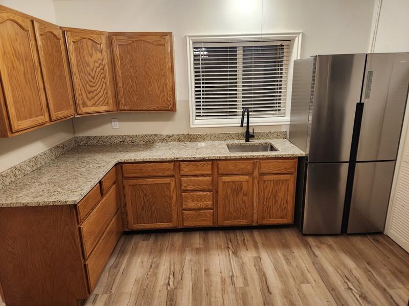960 S Main St - Photo 7 of 8