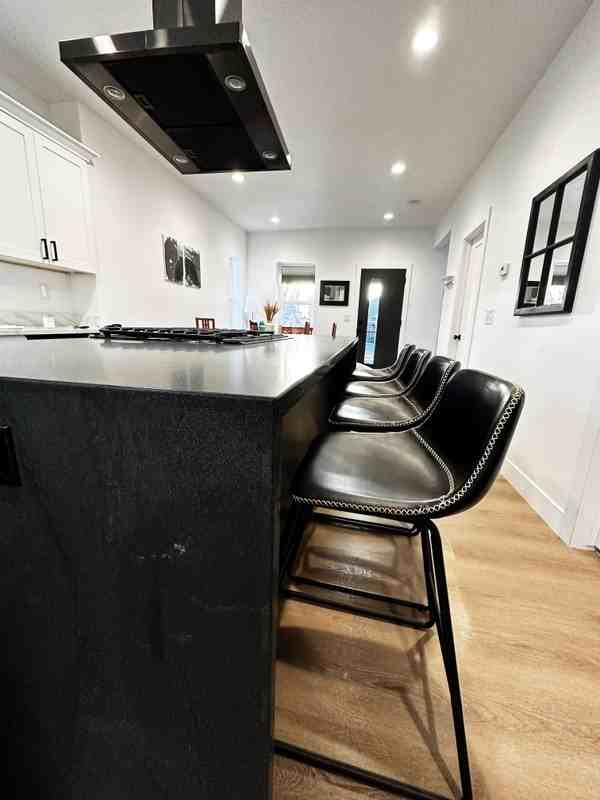2491 S Park St - Photo 3 of 8