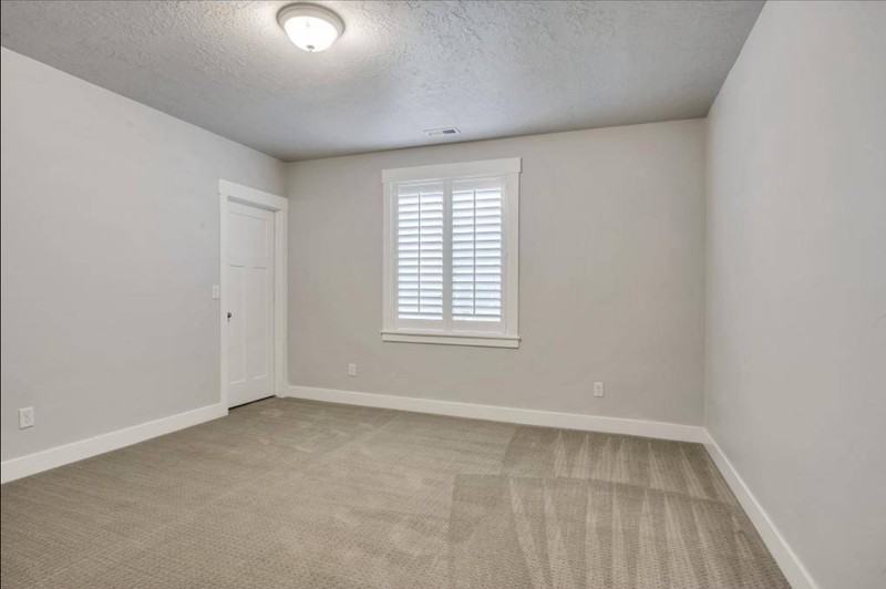 5141 W Lower Wood Ln - Photo 7 of 9