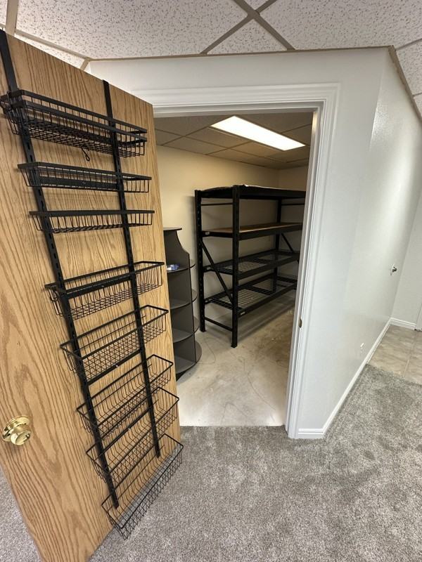906 N St - Photo 3 of 8