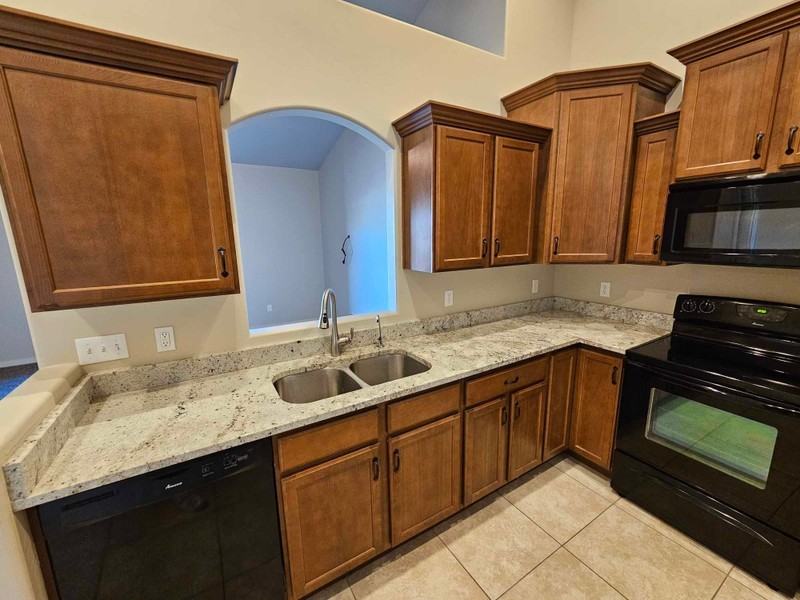 203 E Jordan Ridge Blvd #210 - Photo 2 of 27