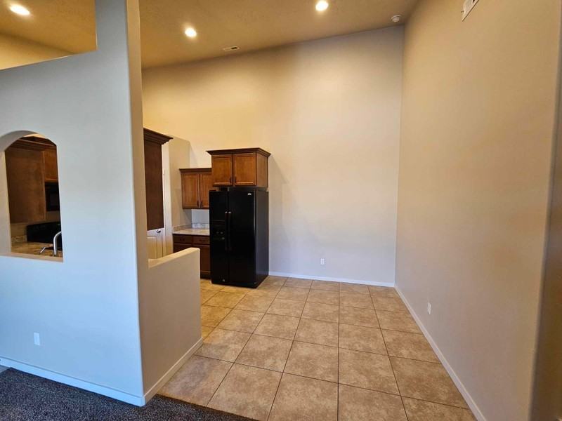 203 E Jordan Ridge Blvd #210 - Photo 7 of 27