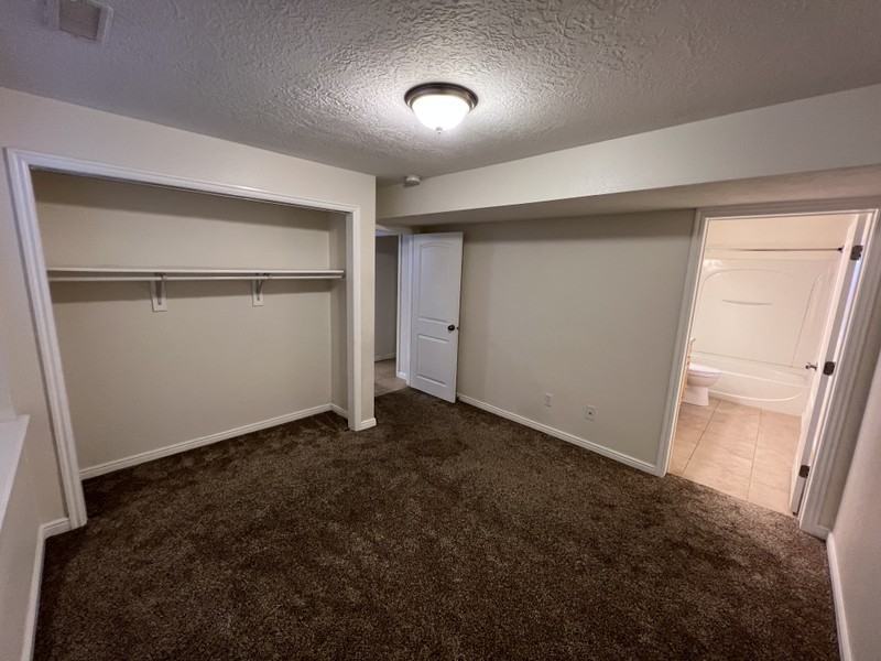 1035 Wn - Photo 5 of 16