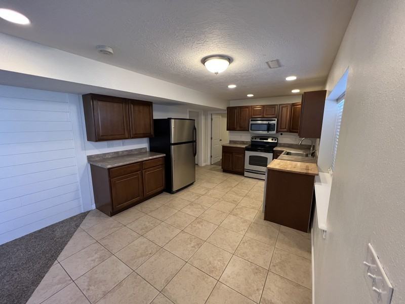 1035 Wn - Photo 7 of 16