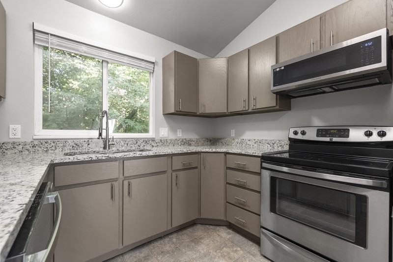 788 Nw #1 - Photo 4 of 17