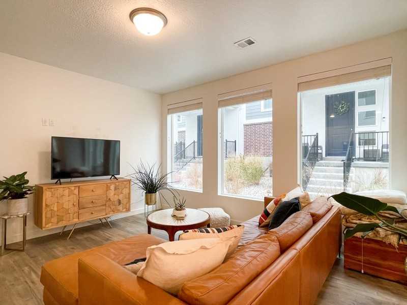 348 Wn - Photo 6 of 24