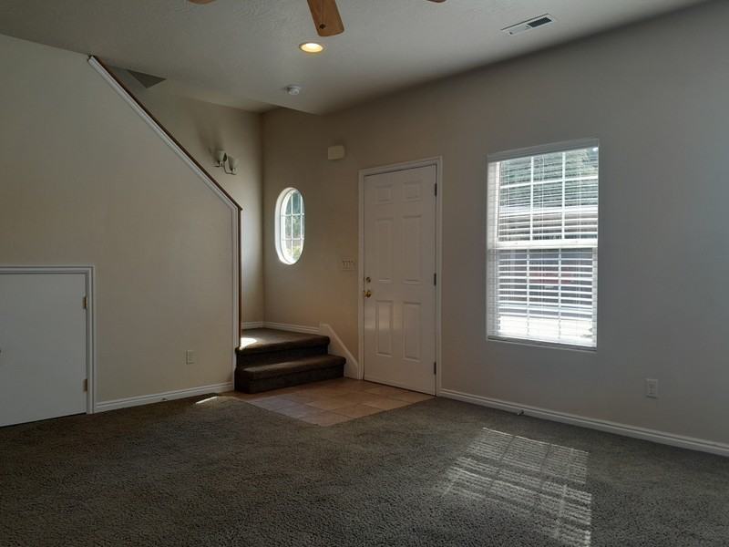1033 Es #9 - Photo 3 of 43