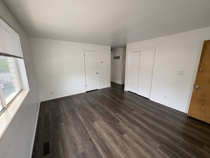 2630 S Windsor Cir #3 - Photo 3 of 10