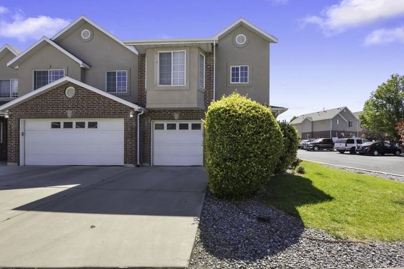 10504 S Sage Flats Way - Photo 2 of 23