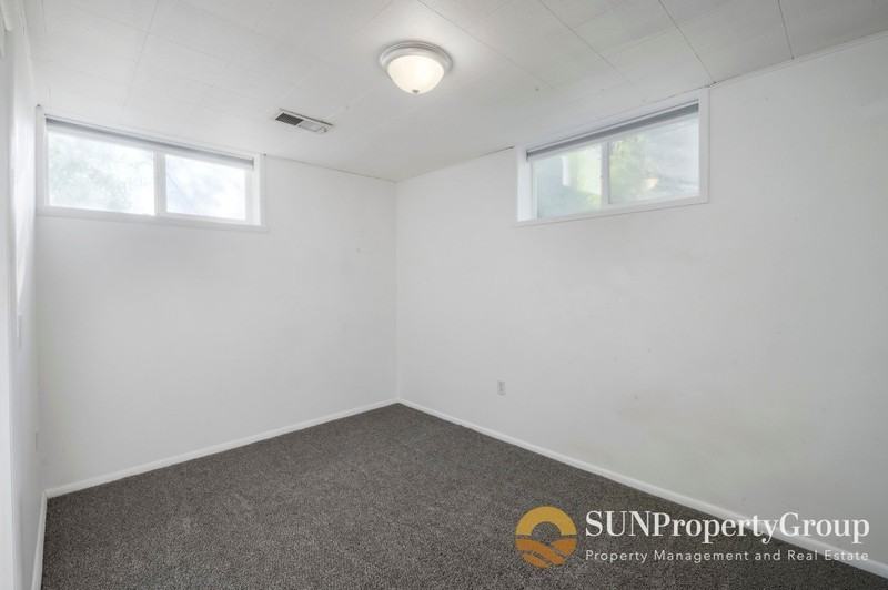 930 Se - Photo 7 of 12