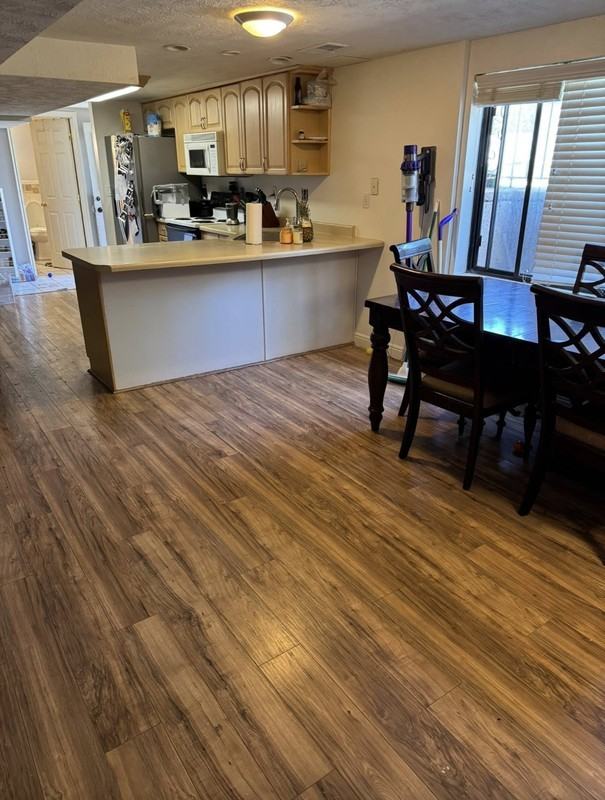 272 N State St - Photo 3 of 17