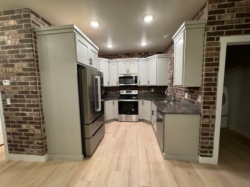 1558 Nw #101 - Photo 4 of 10