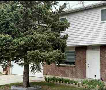 615 E Carmel Dr - Photo 3 of 24