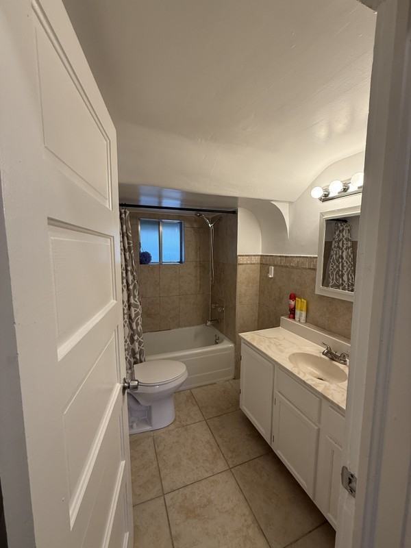 1222 S Windsor St - Photo 4 of 10