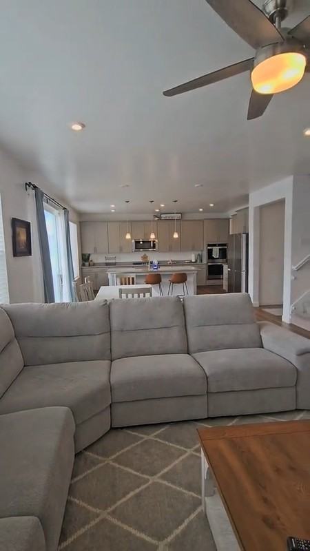 1766 E Johnstown St - Photo 4 of 26