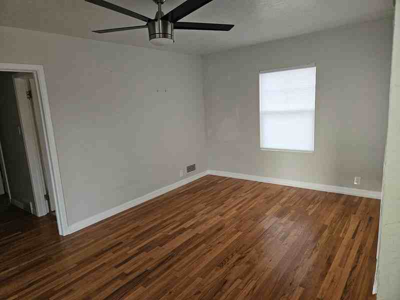 324 W Center St #1 - Photo 2 of 16