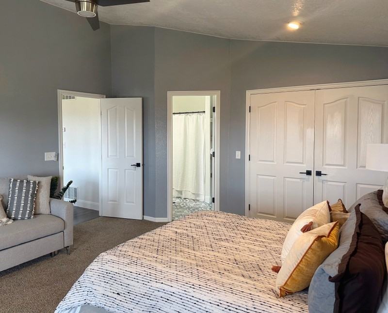 860 W Hampton Rd - Photo 3 of 39