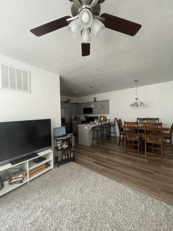 1382 Nw #204 - Photo 2 of 12