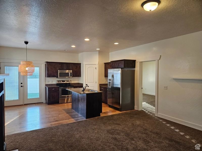 772 Se - Photo 2 of 24