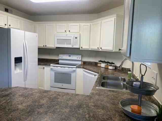 131 W Suncrest Ln - Photo 3 of 16