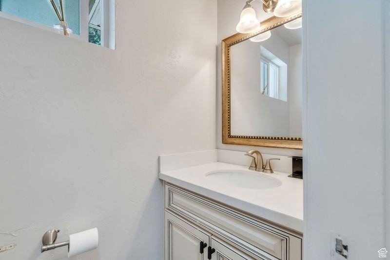 2063 E Kane Cir - Photo 6 of 31