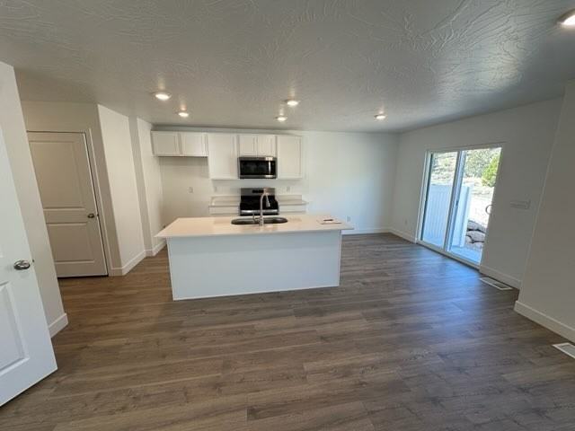 604 S Rockwell Ln - Photo 2 of 11