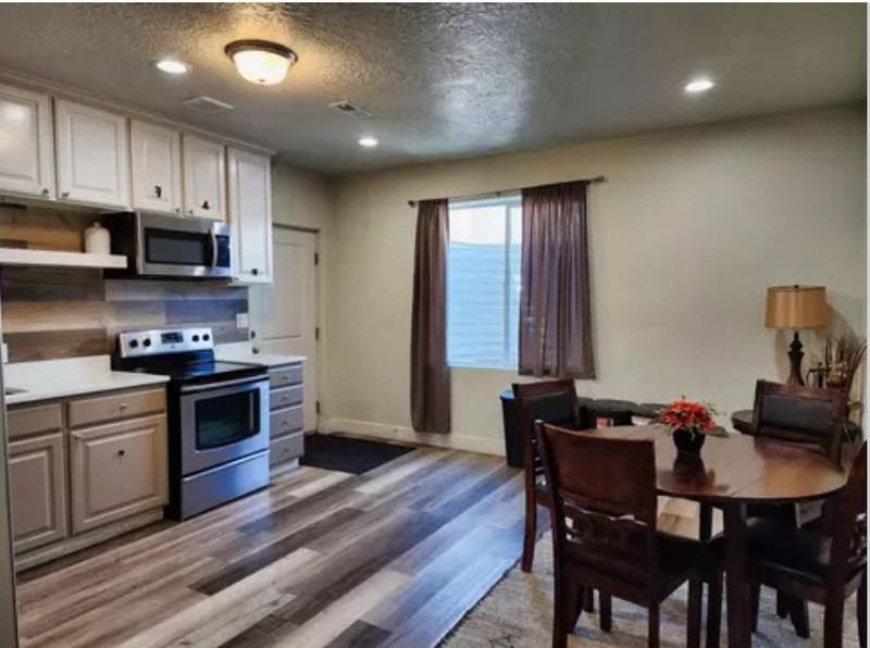6312 S Echomount Rd - Photo 2 of 8