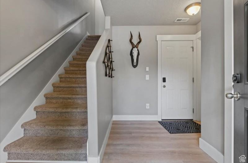 3709 S Gowan Ln - Photo 2 of 18