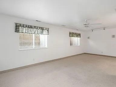 523 Sierra Ln - Photo 2 of 10