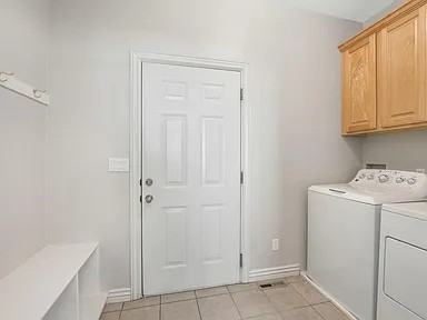 523 Sierra Ln - Photo 4 of 10