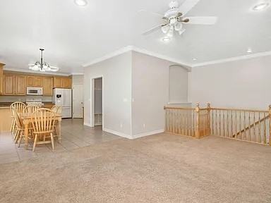 523 Sierra Ln - Photo 7 of 10
