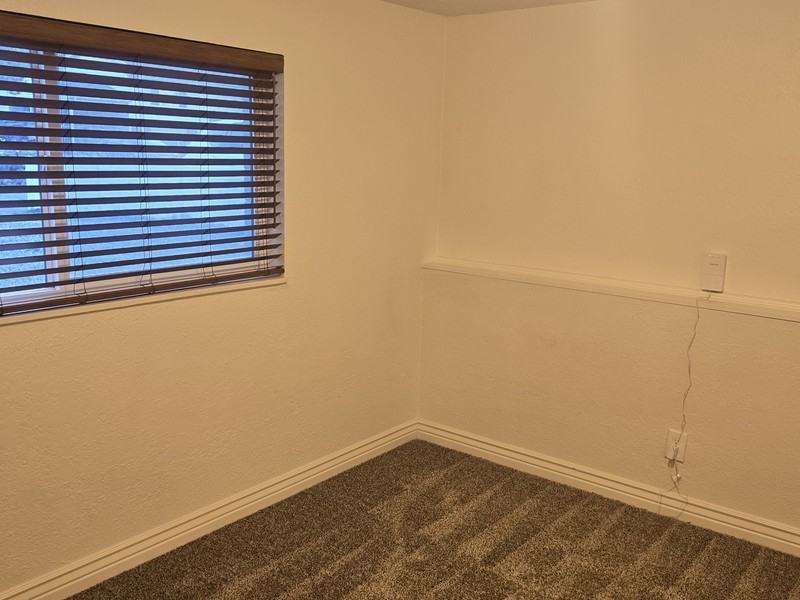 593 E Pali St - Photo 5 of 5