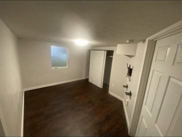 2321 Jackson Ave - Photo 5 of 17