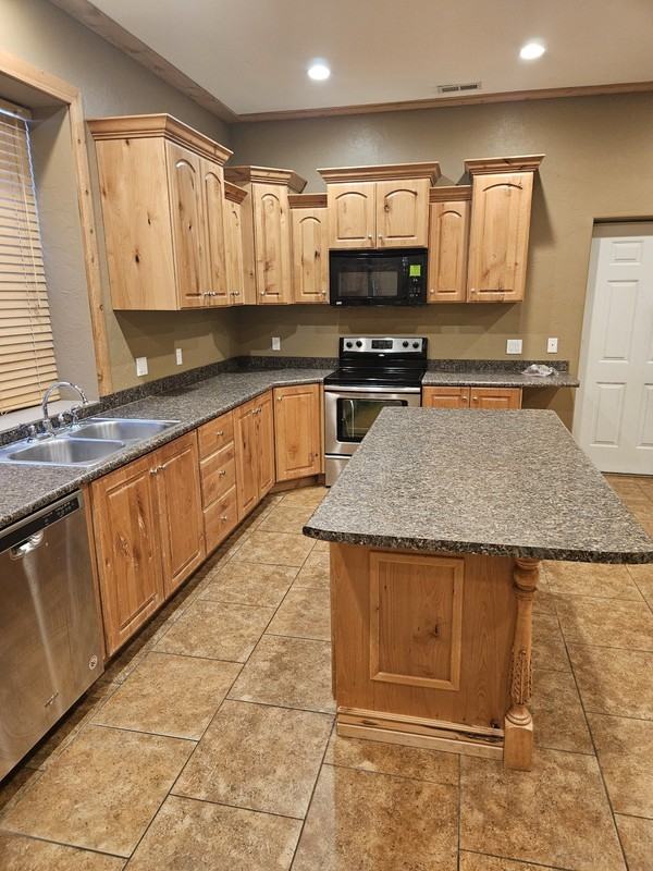 9702 Nw - Photo 2 of 10