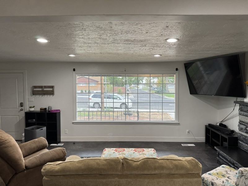883 E Sego Lily Dr - Photo 3 of 11