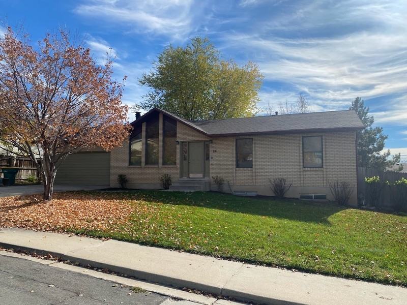 538 E Heather Rd - Photo 2 of 14